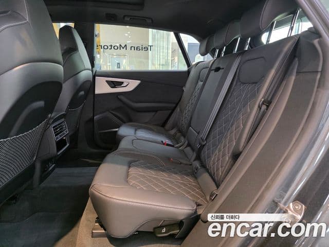Audi Q7 2023 — ფოტო 11/20
