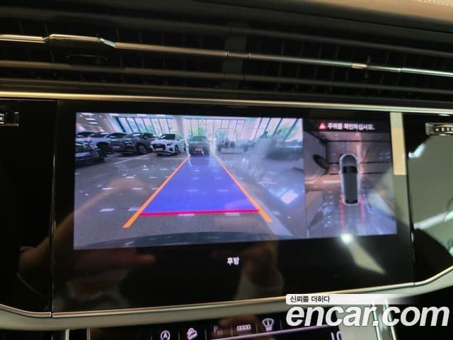 Audi Q7 2023 — ფოტო 14/20