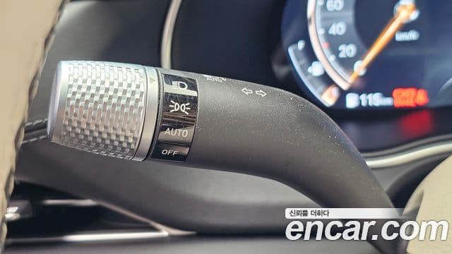 Genesis GV80 2021 — ფოტო 18/20