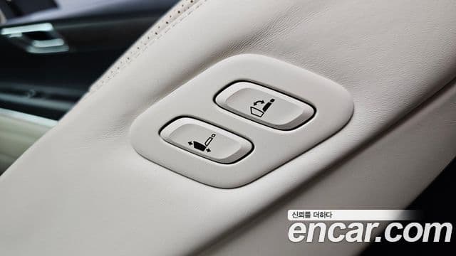 Genesis GV80 2021 — Photo 28/34