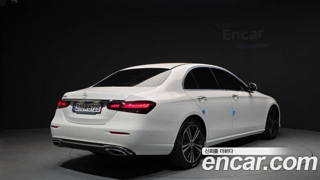 Mercedes-Benz E-Class 2022 — Фото 2/20