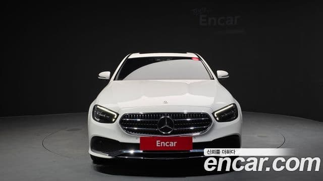 Mercedes-Benz E-Class 2022 — Фото 3/20