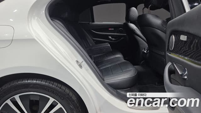 Mercedes-Benz E-Class 2022 — Фото 11/20