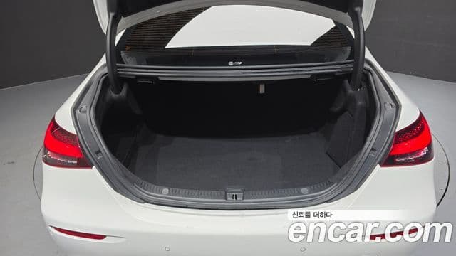 Mercedes-Benz E-Class 2022 — Фото 17/20