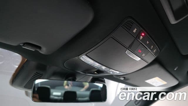 Mercedes-Benz E-Class 2022 — Фото 19/20