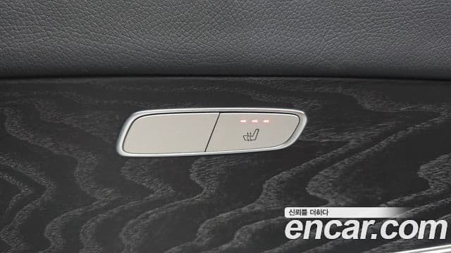 Mercedes-Benz E-Class 2022 — Şəkil 28/33