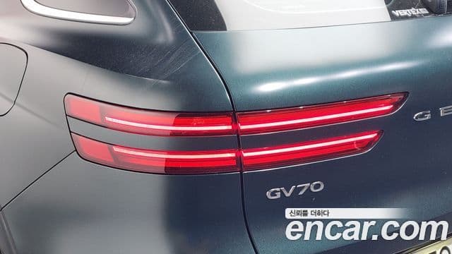 Genesis GV70 2021 — Şəkil 9/41