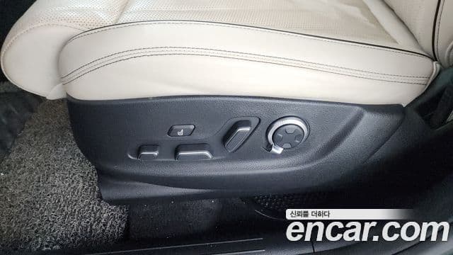 Genesis GV70 2021 — Şəkil 29/41