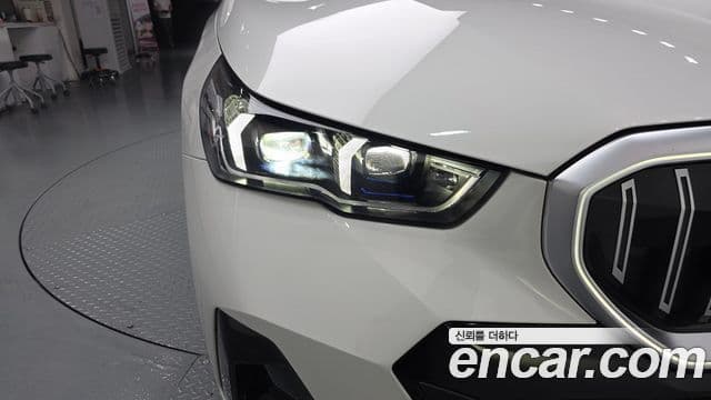 BMW 5 Series 2024 — Photo 18/33