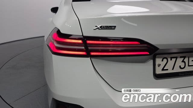 BMW 5 Series 2024 — Photo 15/33