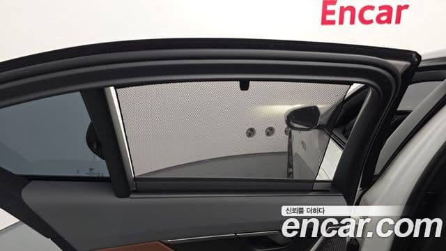 BMW 5 Series 2024 — Photo 28/33