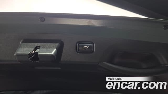Kia Niro 2022 — Şəkil 18/20
