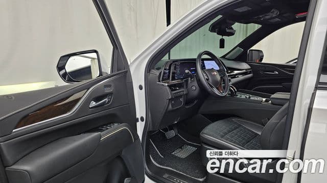 Cadillac Escalade 2023 — фото 10 из 20