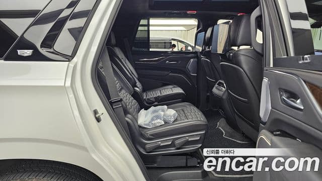 Cadillac Escalade 2023 — ფოტო 11/20