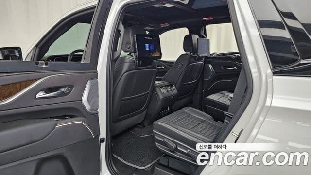 Cadillac Escalade 2023 — ფოტო 12/20
