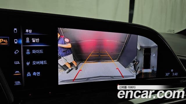 Cadillac Escalade 2023 — фото 15 из 20