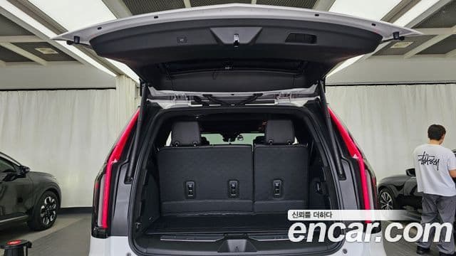 Cadillac Escalade 2023 — ფოტო 20/20