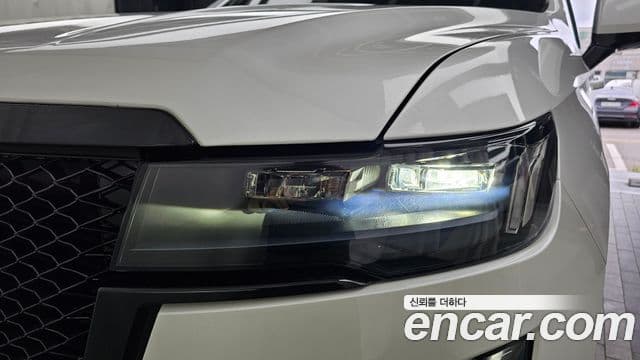 Cadillac Escalade 2023 — Photo 8/34