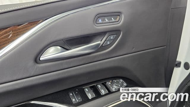 Cadillac Escalade 2023 — Photo 14/34