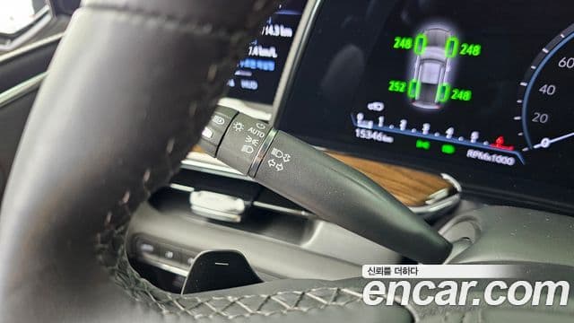 Cadillac Escalade 2023 — Photo 6/34