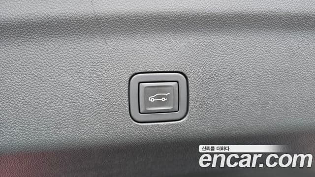 Cadillac Escalade 2023 — Photo 31/34