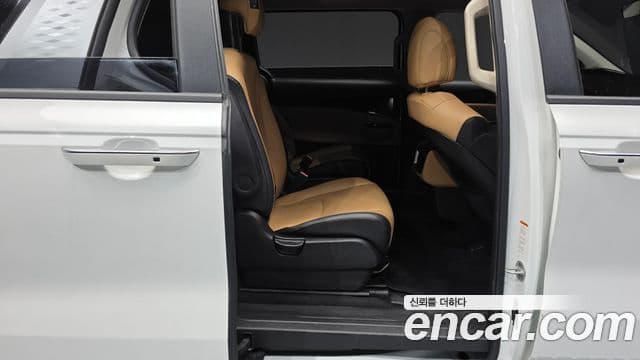 Kia Carnival 2022 — Фото 12/20