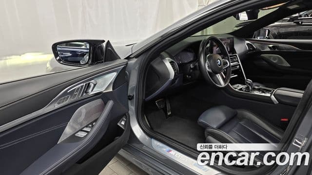 BMW 8 Series 2023 — Şəkil 10/20