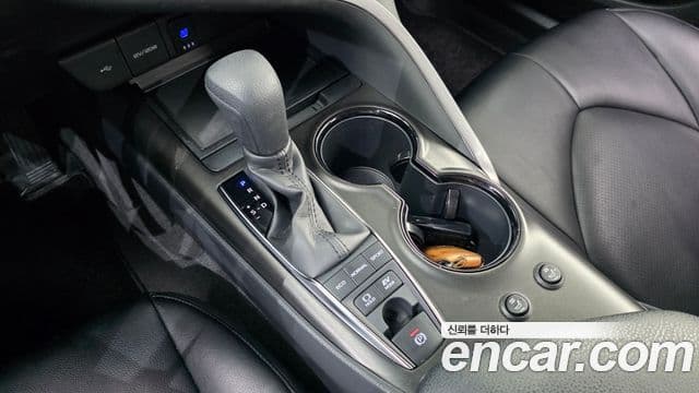 Toyota Camry 2021 — Photo 27/33