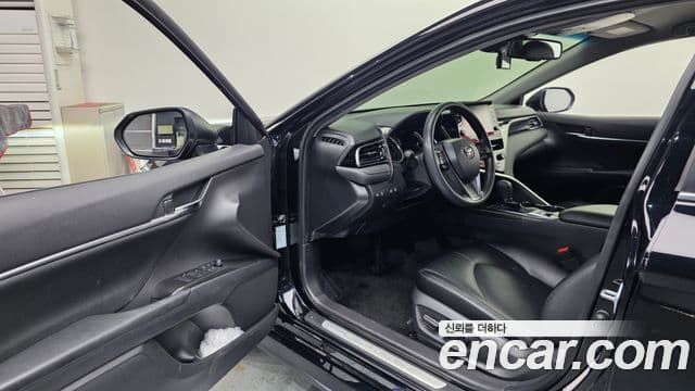 Toyota Camry 2021 — Photo 12/33