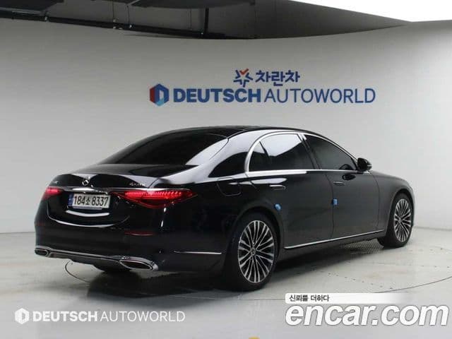 Mercedes-Benz S-Class 2023 — Photo 7/20