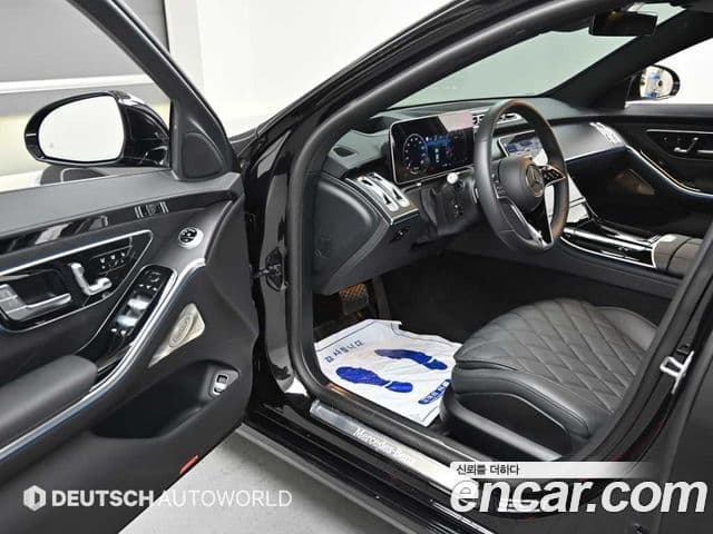 Mercedes-Benz S-Class 2023 — Photo 13/20