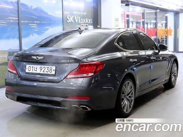 Genesis G70 2019 — Photo 9/20