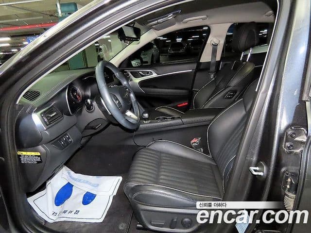 Genesis G70 2019 — Photo 8/20