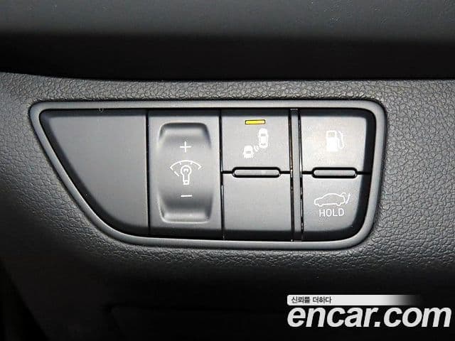 Genesis G70 2019 — Photo 13/20
