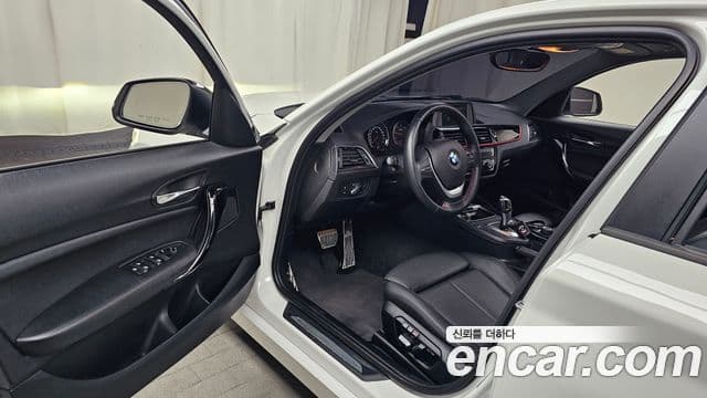 BMW 1 Series 2019 — Şəkil 10/20