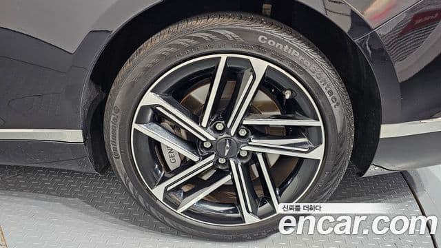 Genesis G80 2024 — Photo 8/31