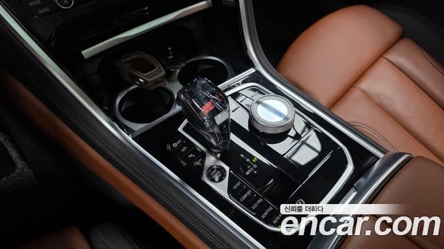 BMW 8 Series 2023 — Şəkil 9/20
