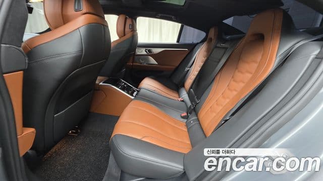 BMW 8 Series 2023 — Şəkil 12/20
