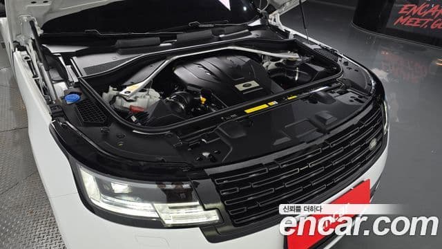 Land Rover Range Rover 2022 — Photo 27/42