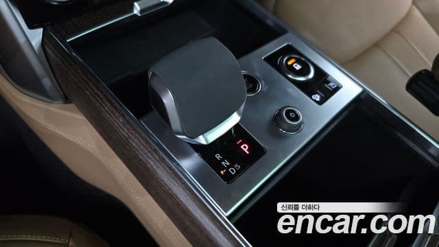 Land Rover Range Rover 2022 — Photo 34/42
