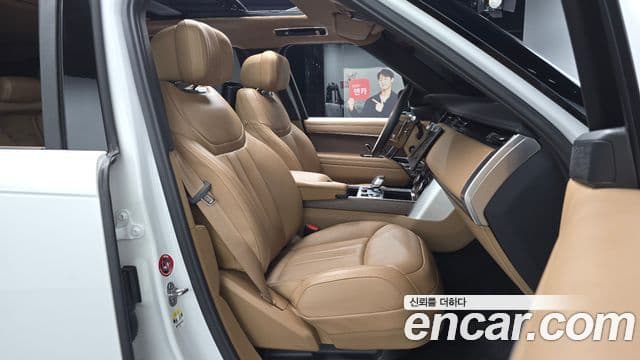 Land Rover Range Rover 2022 — Photo 8/42