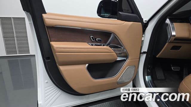 Land Rover Range Rover 2022 — Photo 31/42