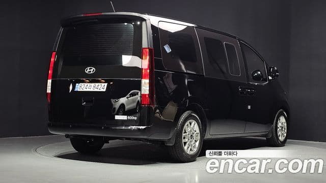 Hyundai Staria 2024 — Фото 2/20