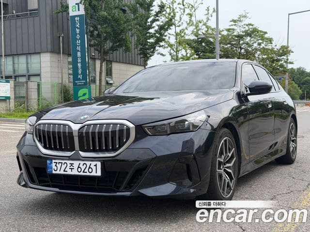 BMW 5 Series 2024 — ფოტო 10/20