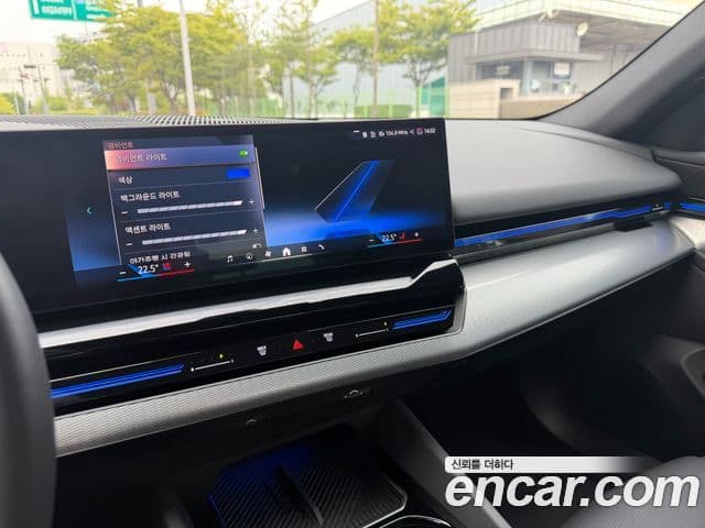 BMW 5 Series 2024 — ფოტო 17/20
