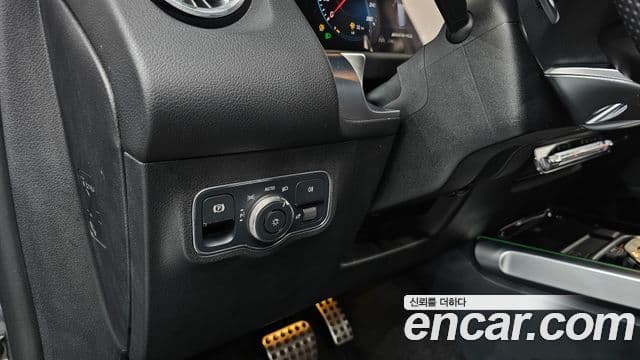 Mercedes-Benz GLB-Class 2023 — ფოტო 7/33