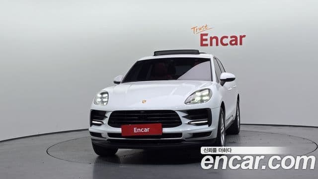 Porsche Macan 2021 — ფოტო 3/20