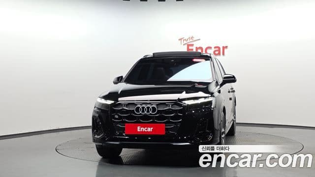 Audi Q7 2025 — Photo 35/37