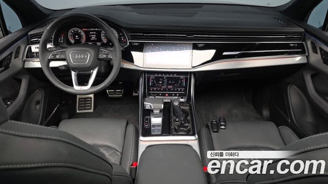 Audi Q7 2025 — Photo 9/37