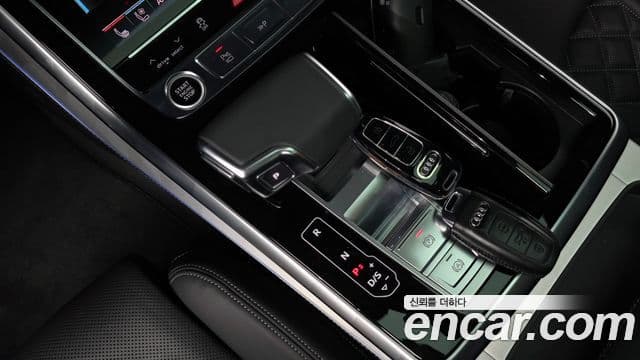 Audi Q7 2025 — Photo 8/37